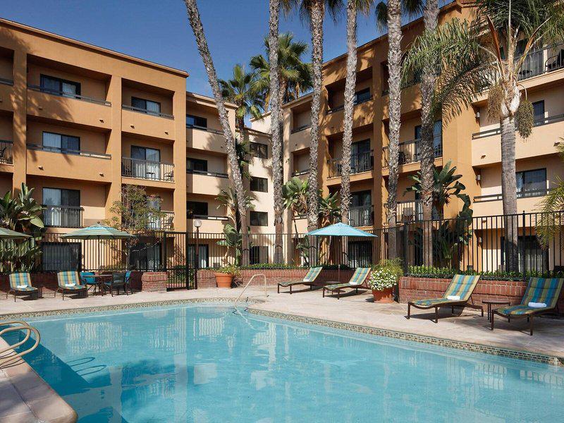 CF575AF6C1203F8781FAC6D3E2558CC6