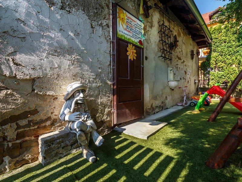 FE32942EB76718598B9C95F227A4C70E