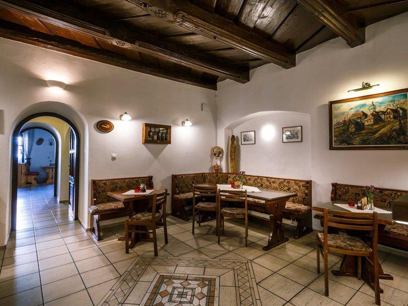 F2BC9E0F4C5F4A422C7D050BD2E89BC3