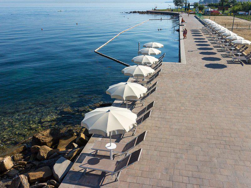 A63871F6836240215DB0FC9AF5FC5D56