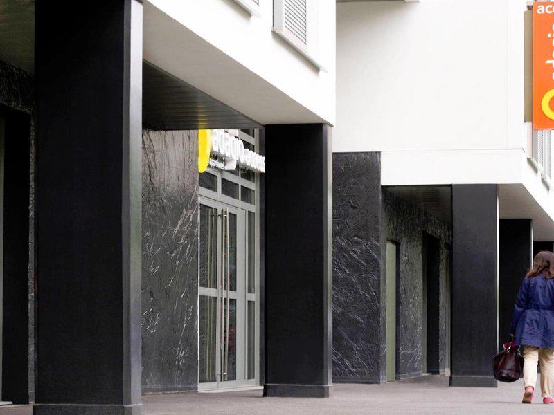 C8D169646BA3A8EE3404A641A24F5941