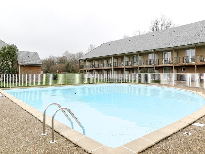 960335477303C43FF8AC9E675F1CB31A