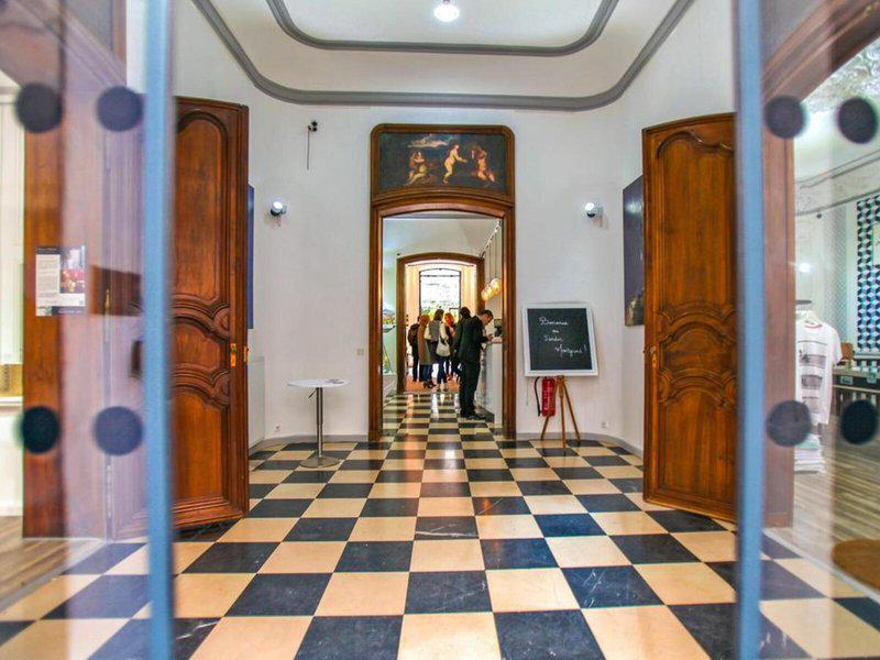 C77C33394AD6E7A69B42B642950AABA3