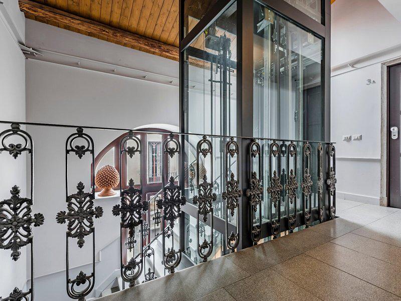 ED5A5B803827441DFB77727D22B84A20