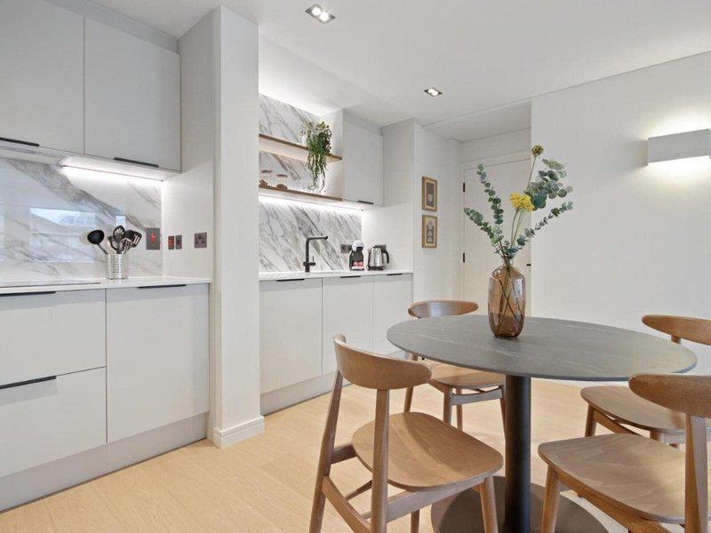 4E0166508B690563BBEA75AA9F89D0E5