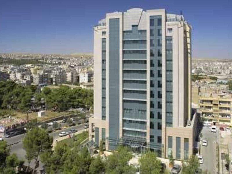 12AA91E0E26549BCD26895D275FD126C