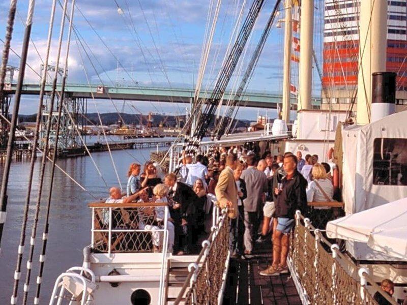 2C79AC8A38380AE5E0834519B7236EC9