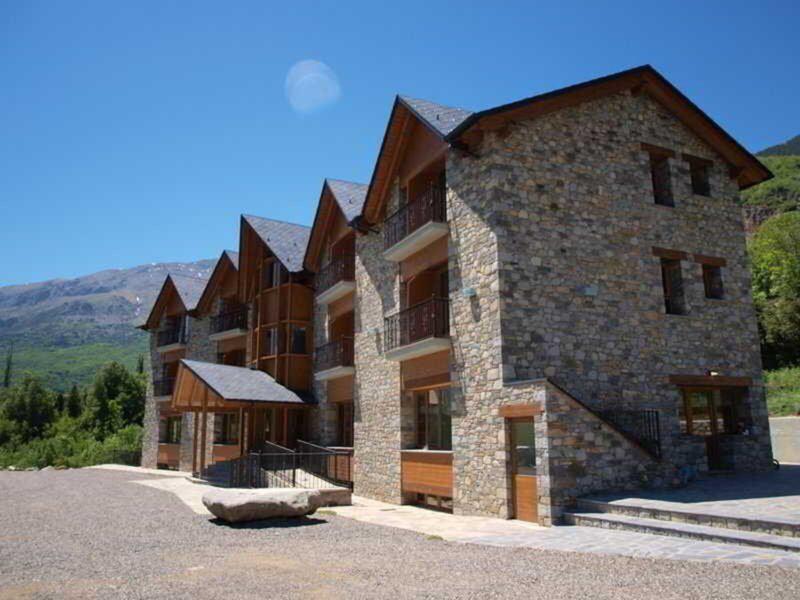 F35B25AEF82BF69EDF3941835397A7D5