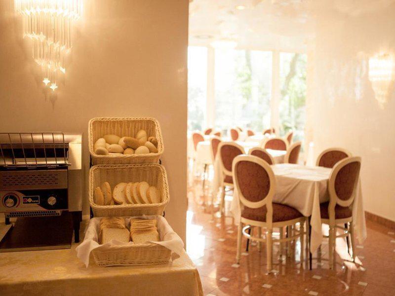 19823E0F39DD4D77BF8A80915390B620