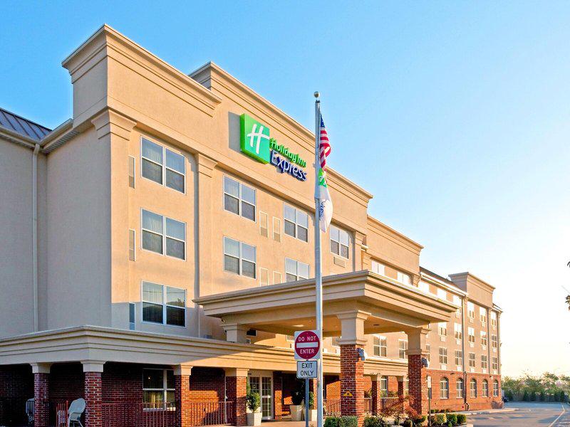 13AE8FB49072D9C3B0E93D408878B33D