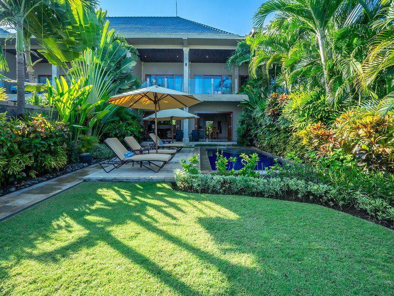 85EE01D156038222EA07A09812AC9ADB