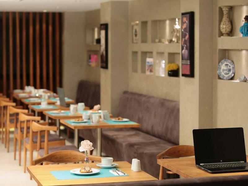 4685FB8A3D83206C2F639F7D0E4B3CED