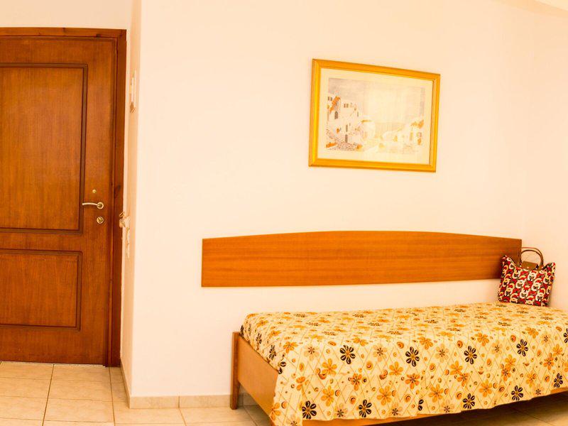 7DBECD112D17E61D68DE1F817CD22DA4