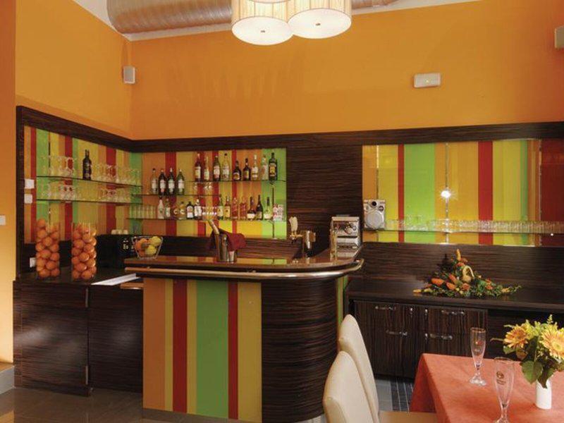 832C5399DC570C5DE069583A2949AF76