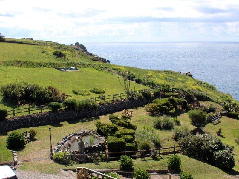 E84B3F2DC7164C3E807ADE592C0B261B