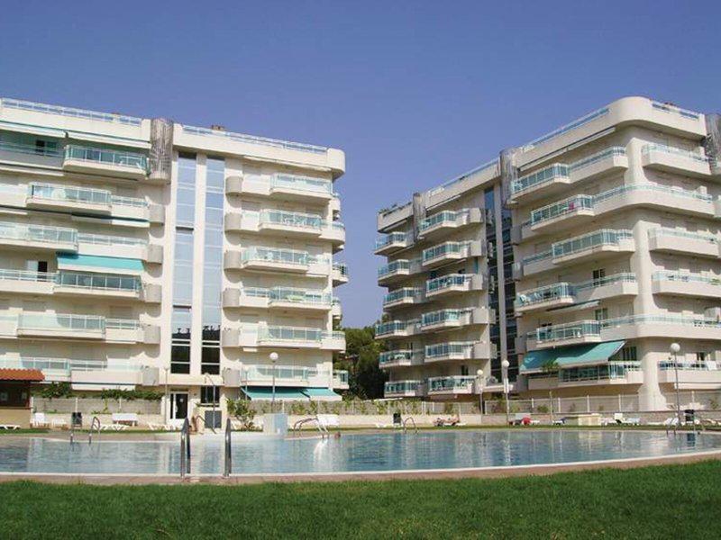 15F4DAAA3063D66F10D104F3979C3AC3