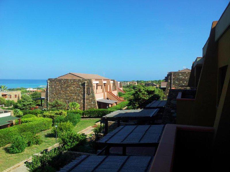 F77275DD405FE47BC1FA3AD26D1C582C