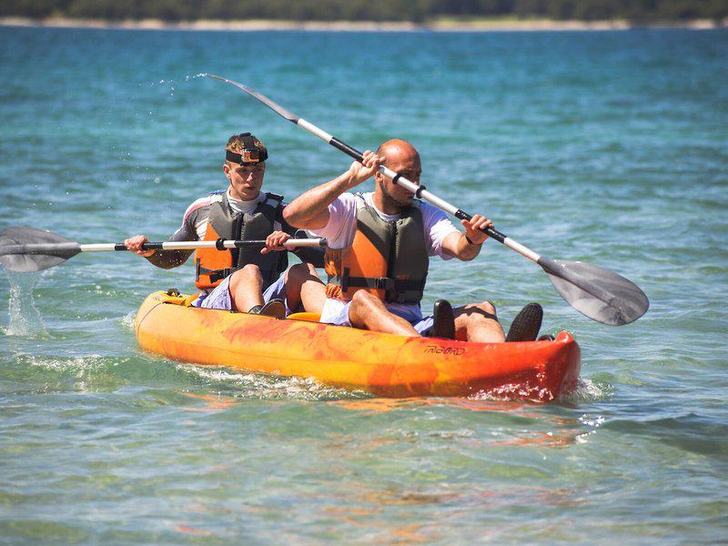 051B244CCC3A9F0C2463413E7B7147CE