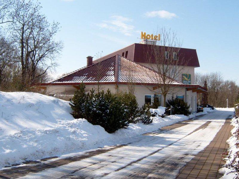 AFC118B813E94D558A4056EE066BCBB5