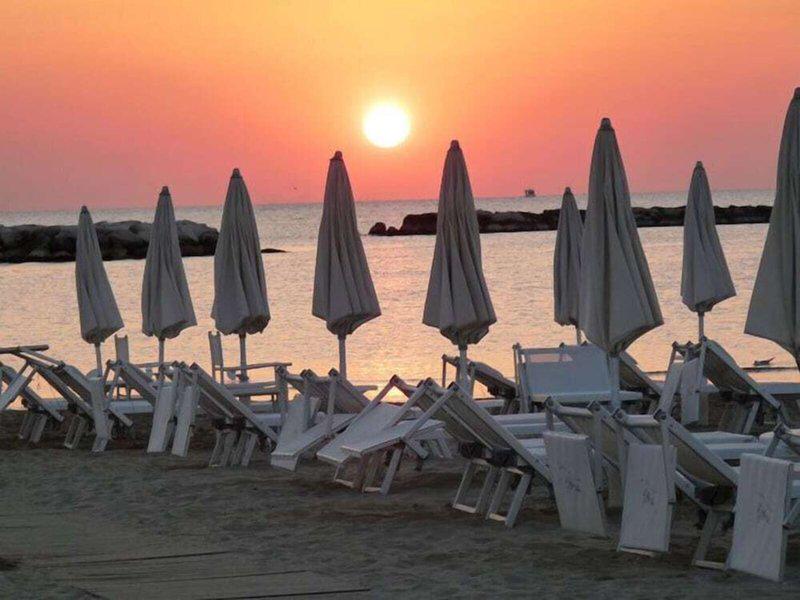 815EACCEE9A5849D50AE5AA7410460A8