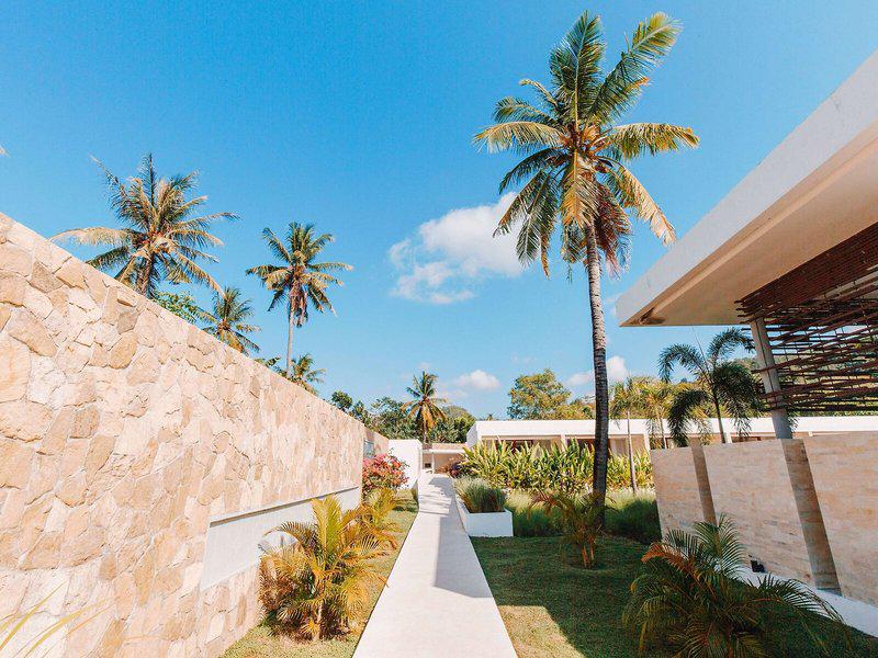 EFF16EAB30A694D14940D38B92602635