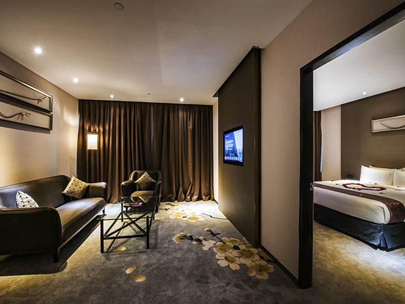 1AAB82E67C30826AB0D8EF8A123AD00F