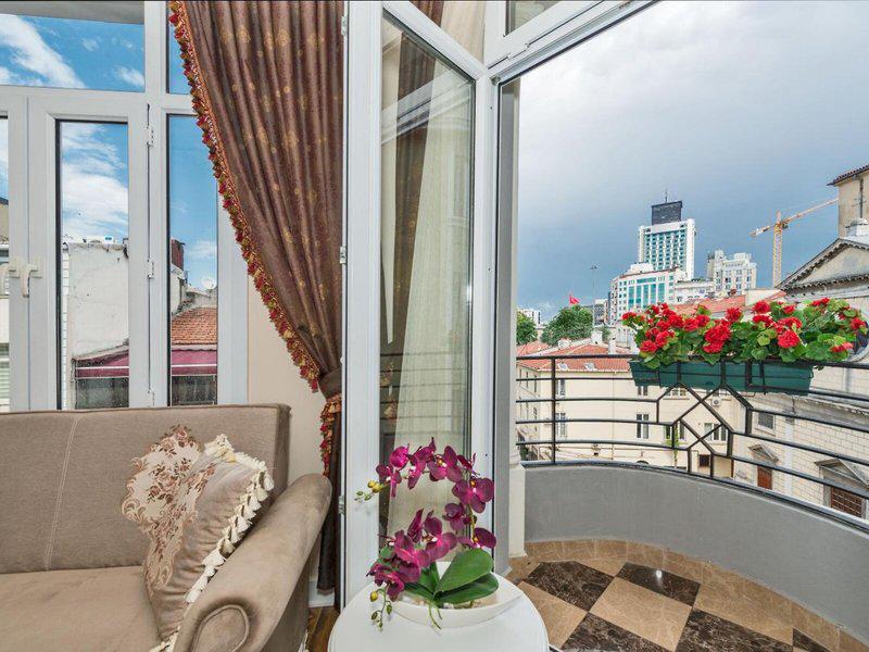 BB37E7F8FEC82596004E2EB66408F213