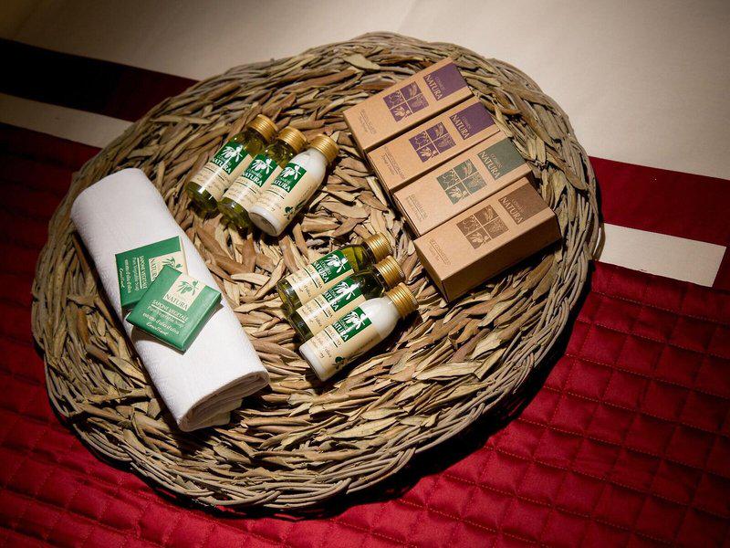 99AD57A92C4DD765EAA57D78B350B458