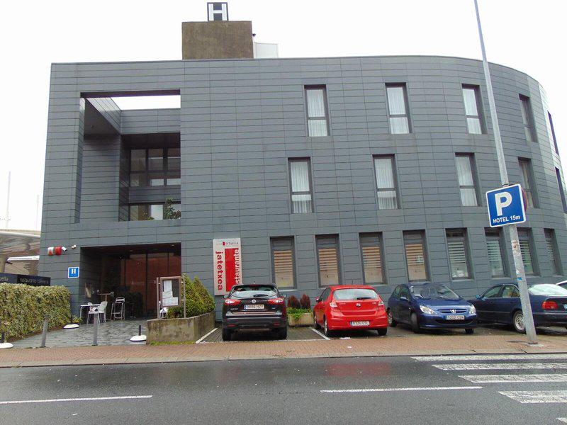 AC6B4D7E3C2BF3C1C5655F7004FFC3CB