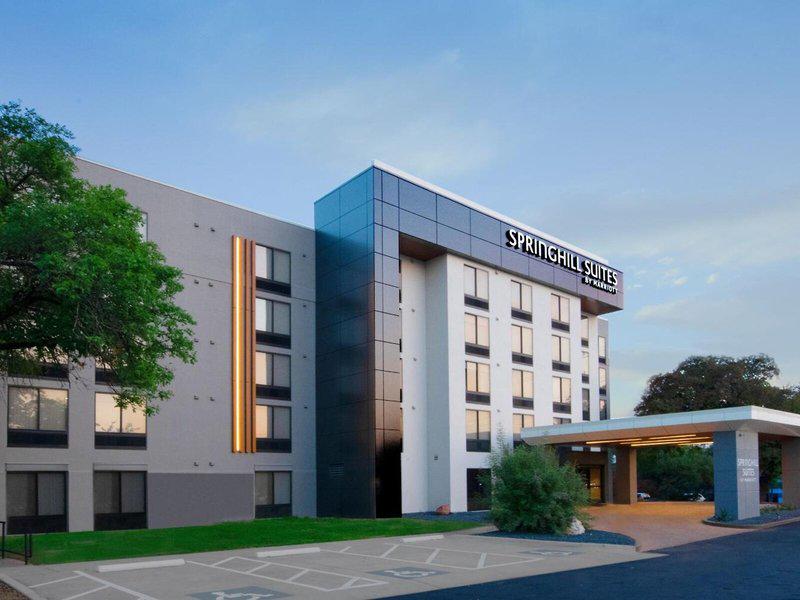 F1553A5D9D39A3074C810AA91B33F2DB