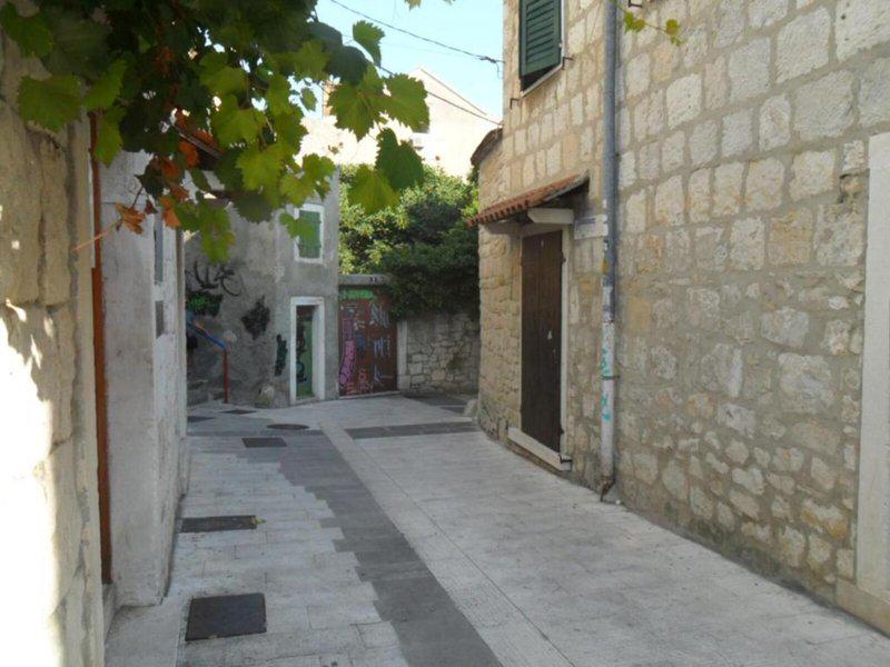 32225ED3049760B956FEC375FF9E46BD