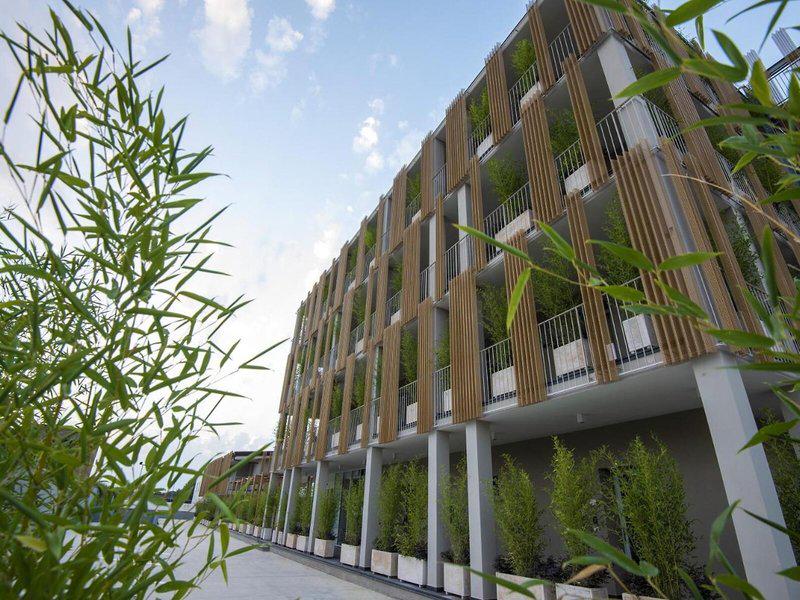 2F3CD483E898F72D86549F9A3A968695