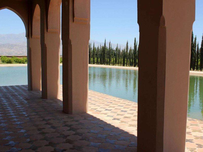 6114B059E4C09D1763F372F0ADB6C96A