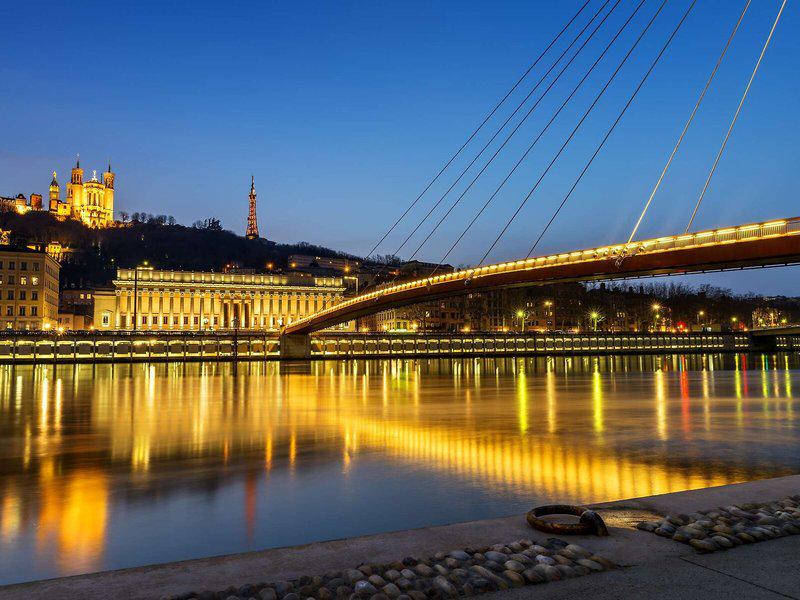 E95474375CD8AE01357C41C705379FBB