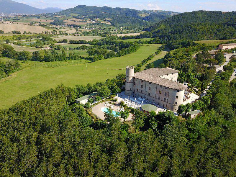 D8857324D9E2797200F72058F3BDF9CC