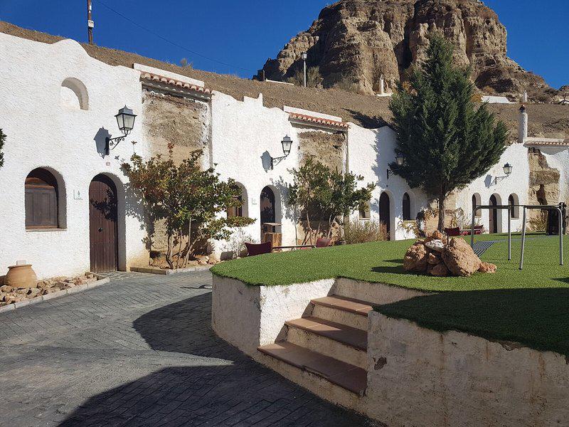 666B153F92A66F48DB8245274FA55118