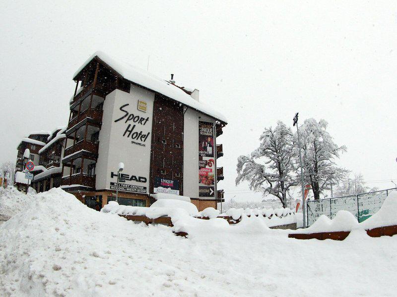 AA9869D2976B3AC56216D4E46DFF6227