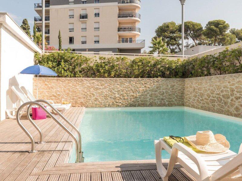 01EA523C693687BA3C96563842C2180B