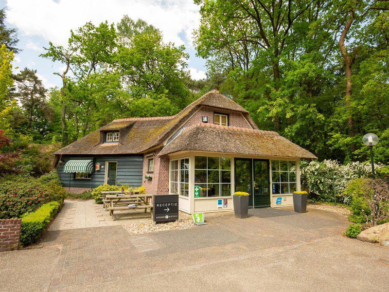 25AEECD444E13AEBCE47F51A39321818