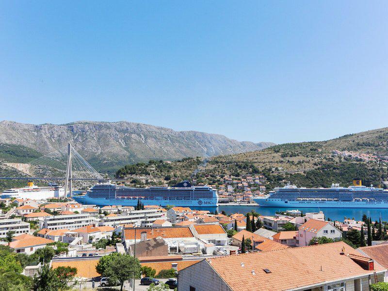 A1E84F06A7DF92360065AC1C53F2F33D