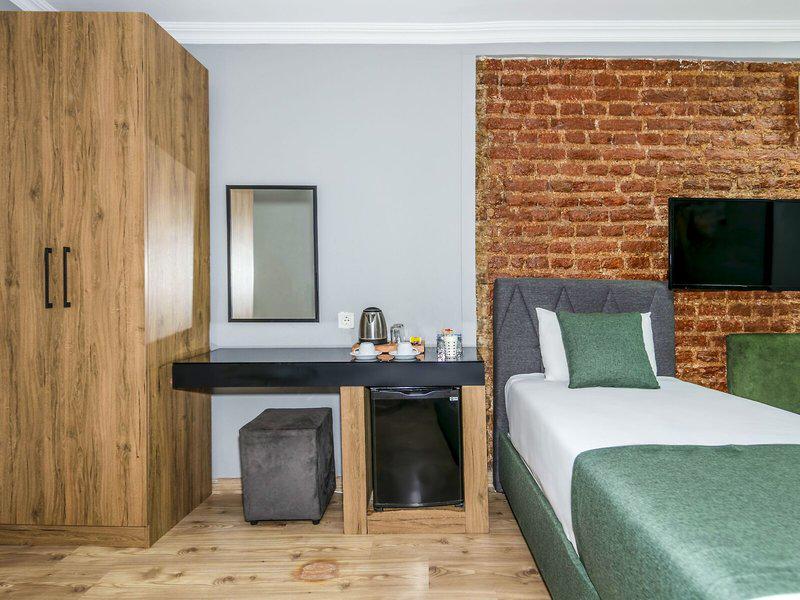 5504A17F16A3B43B213045B8C5DD4125