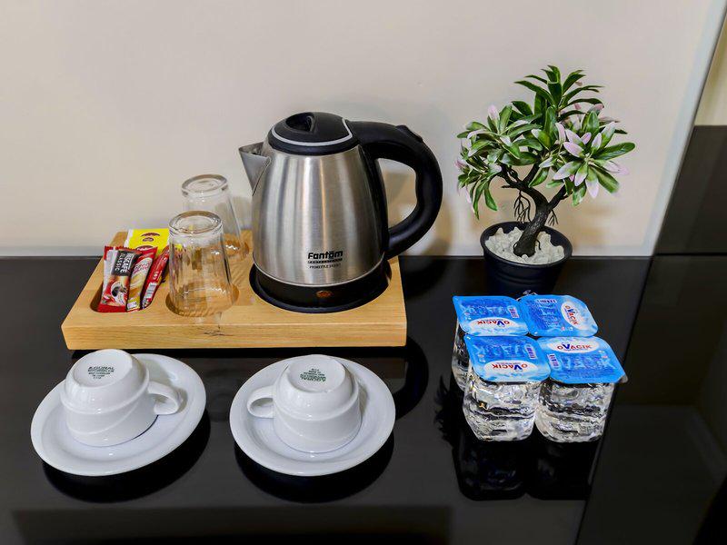 E8357DBEFB00732EE3089855BB0D6624