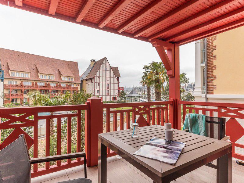 E16DB674F296F0080EC9C3DB9D7BC7F2