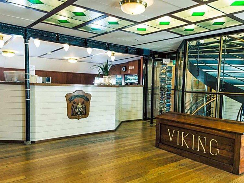 D951A257867D912829E9A5E9C600E374