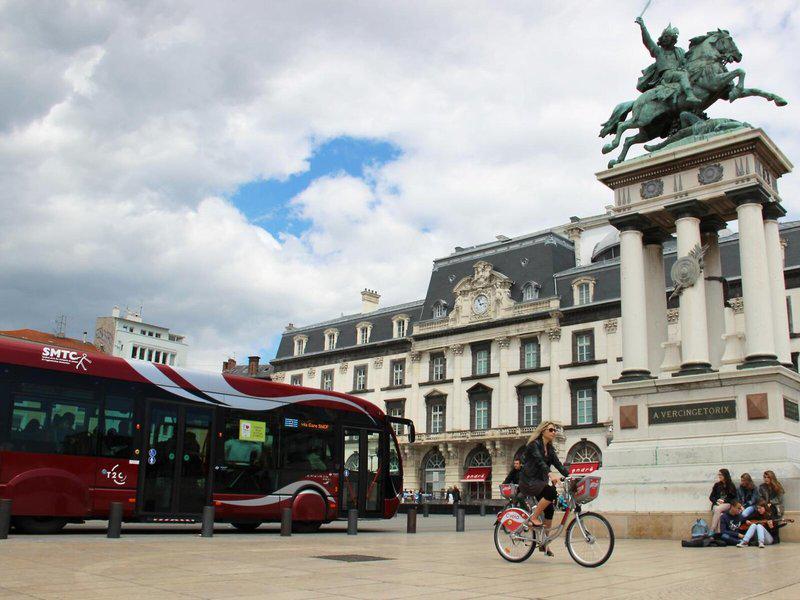 C961DB0FE7868CD7D2BDF33D7D5F7E71