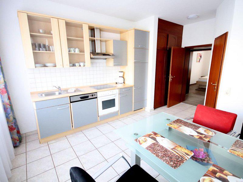 004948C0929E0D74251E3245FE82016F