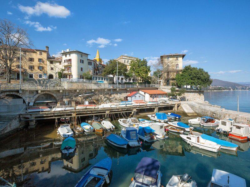 D28C9F4226964AD825138C2E1B86E9B2