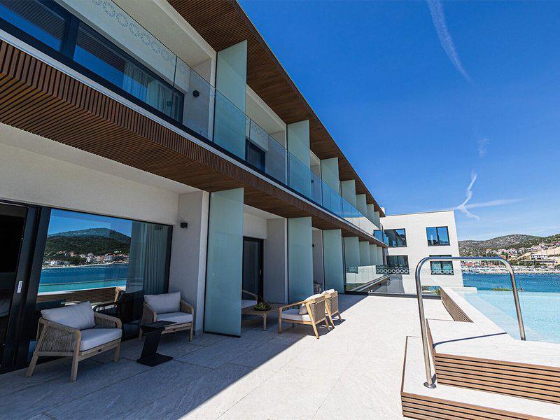 5F24087235CE4A759CBCB7F410C4D606