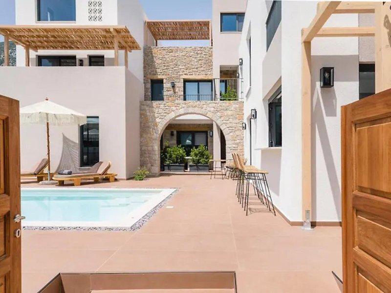 95472F312AECF852A062A0DA85928257