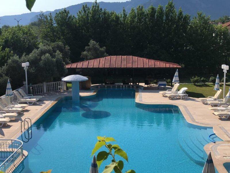 92F33DFBC63D2A76CE02652BAD77FCBE